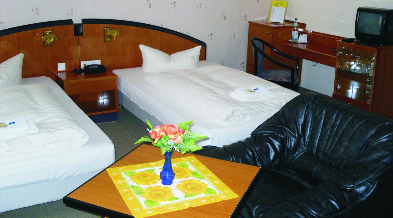 Hotel Weisser Hirsch Schwarzburg ภายนอก รูปภาพ