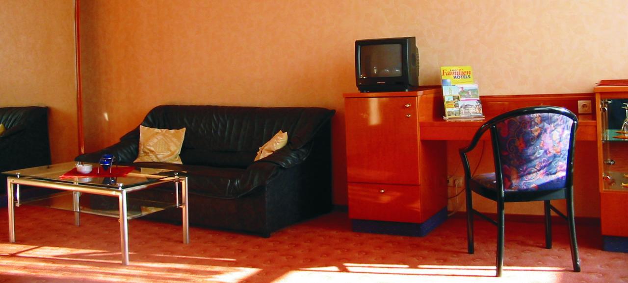 Hotel Weisser Hirsch Schwarzburg ภายนอก รูปภาพ